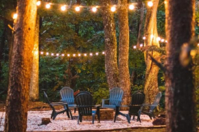 Little Pigeon Cabin - A cozy getaway with hot tub